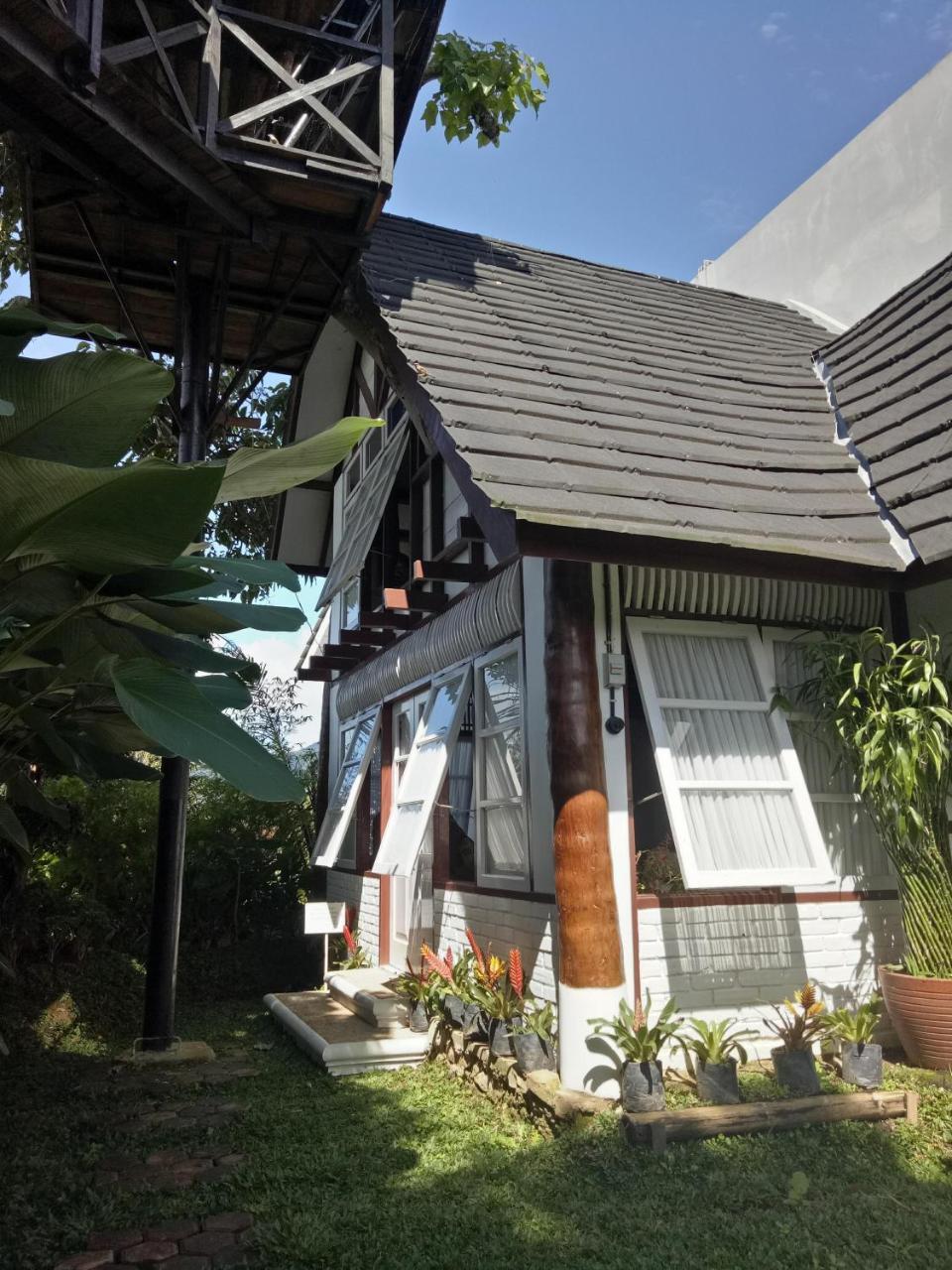 Rumah Pakankamih Bukittinggi Kültér fotó